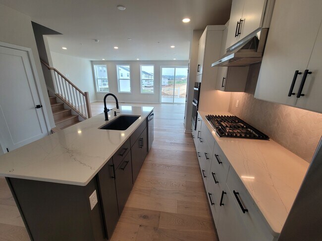 Building Photo - 357 Aspen Wy