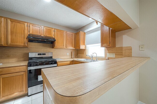 Building Photo - 3231 E Heatherock Cir