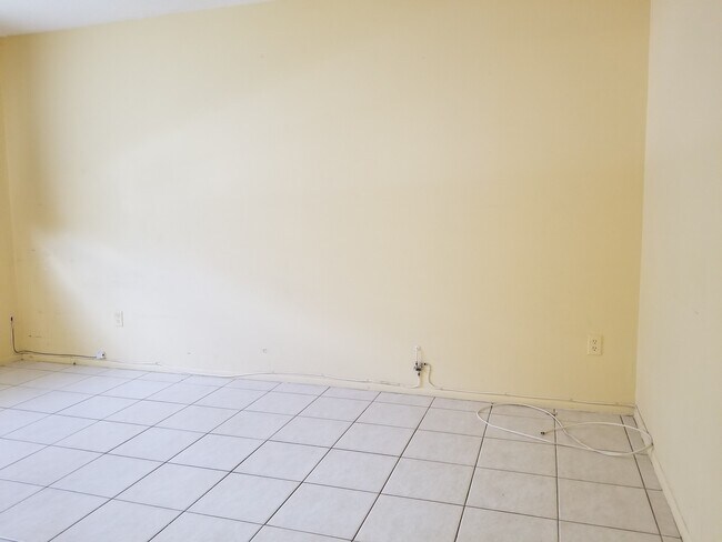 Building Photo - CANAL FRONTAGE / FISH FROM YOUR DOCK