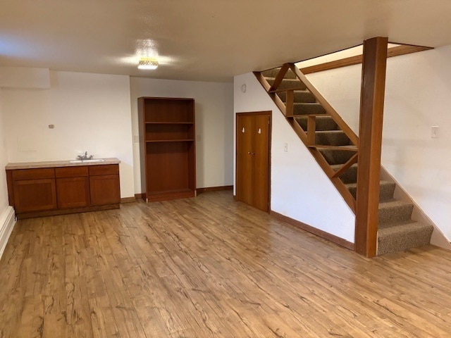 Building Photo - Large house west of Reserve Street