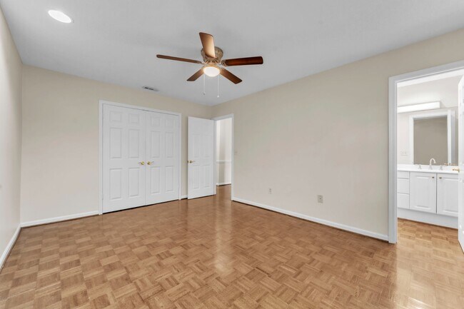 Building Photo - Beautiful 2-Bed, 2-Bath Condo with Elegant...