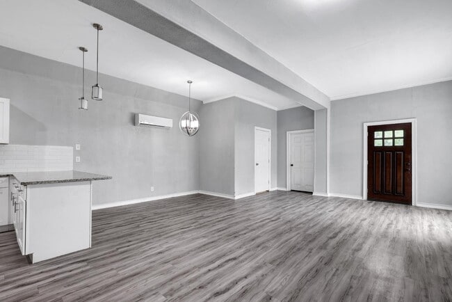 Building Photo - 125 Allsup St