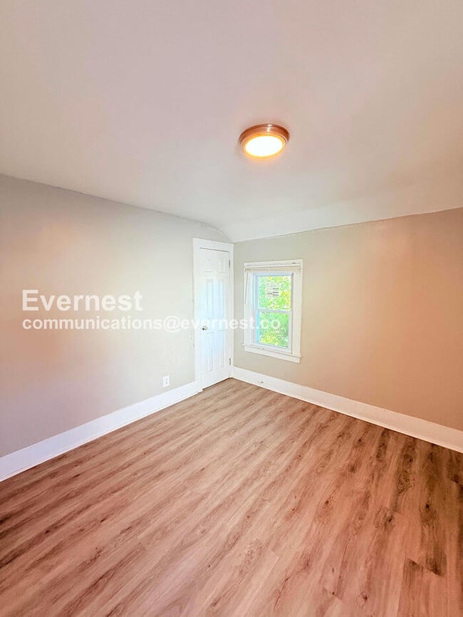 Building Photo - 5513 Somerset Ave