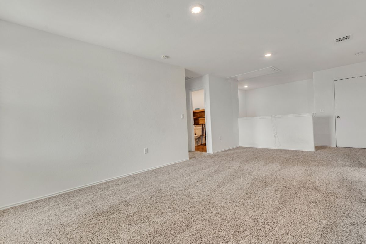 Building Photo - 15401 Poppy Petal Dr