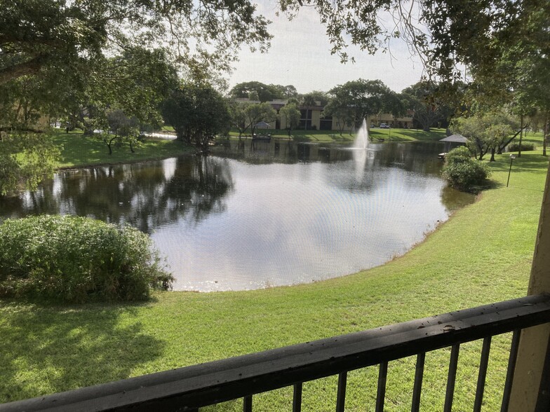 Lake View from condo - 824 SW 9th Street Cir