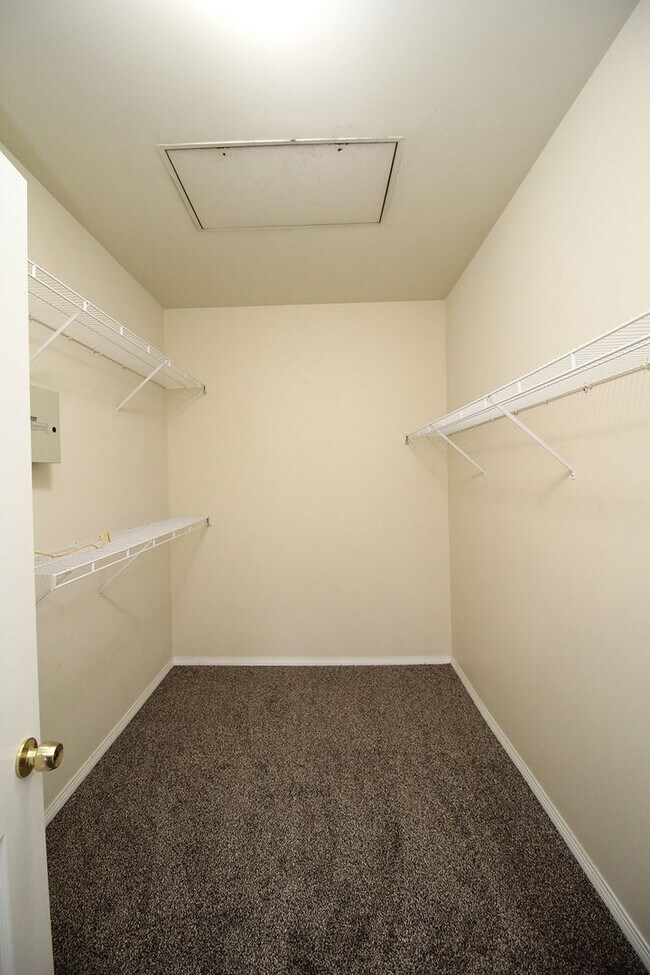 Building Photo - 1180 NE 63rd Way