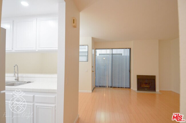 Building Photo - 1727 Glendon Ave