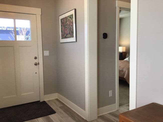 Building Photo - FOR RENT - Furnished 3 bed, 2 bath NorthWest Crossing Modern Townhome