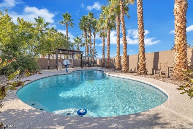 Building Photo - 3824 Sunking St