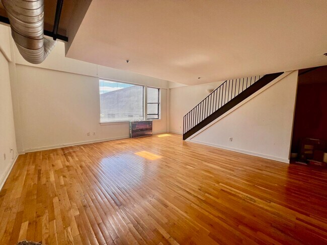Primary Photo - 505 4th St