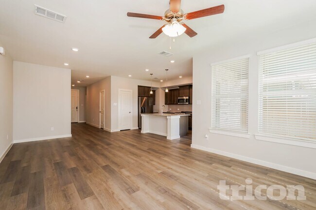 Building Photo - 2505 Finch Holw Dr