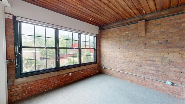 Building Photo - 15 Richdale Ave