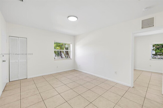 Building Photo - 573 NE 82nd St