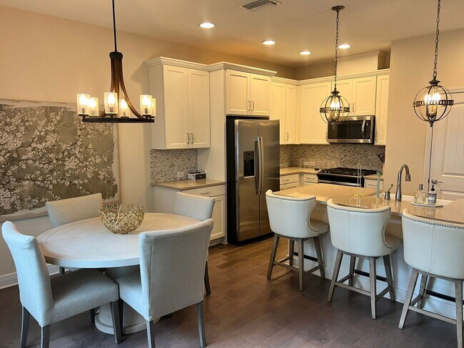 Building Photo - 115 N Arrawana Ave