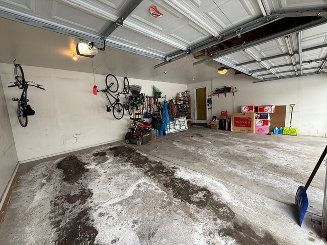 Building Photo - Spacious 5 Bedroom Home in Andover | Finished Walkout | 3-Car Garage