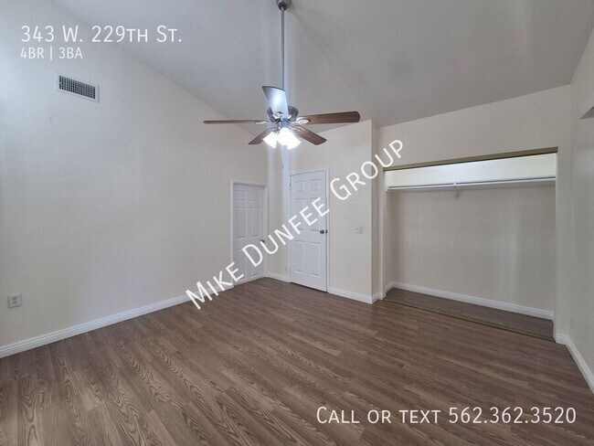 Building Photo - 343 W 229th St