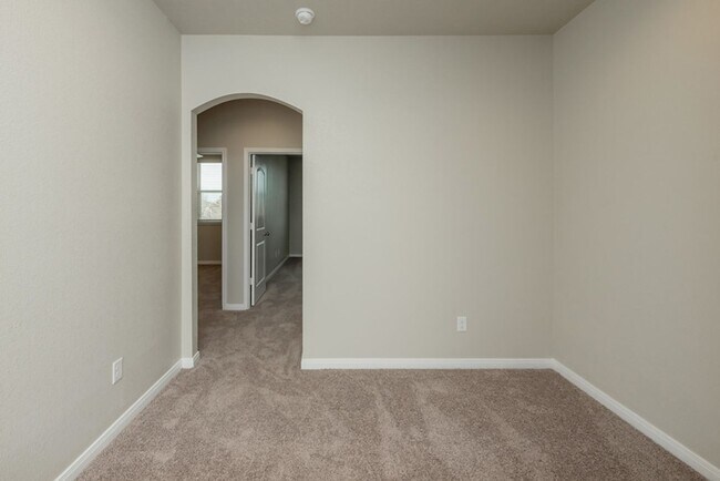 Building Photo - Live, love, and grow in this charming townhome!