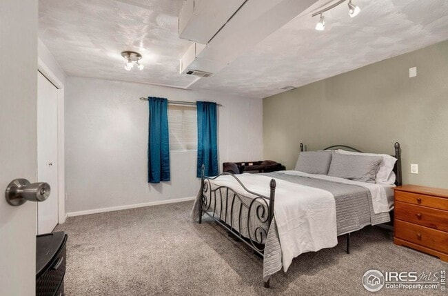 Building Photo - 1621 Kennedy Ave