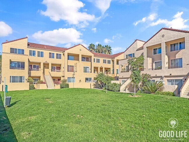Building Photo - Amazing 2BD/2.5BA condo w/ washer/dryer & ...