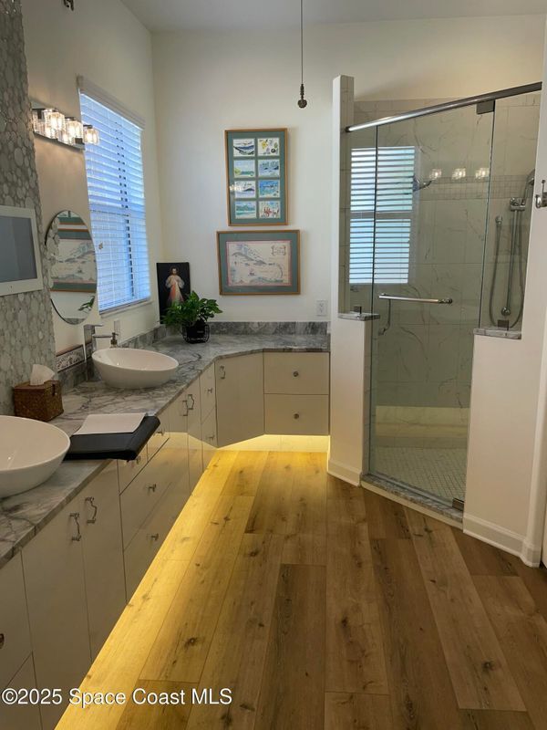 Building Photo - 12 Marina Isles Blvd