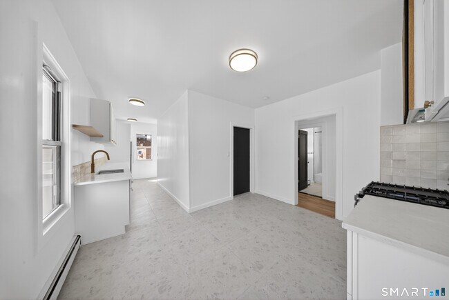 Building Photo - 259 Laurel Ave