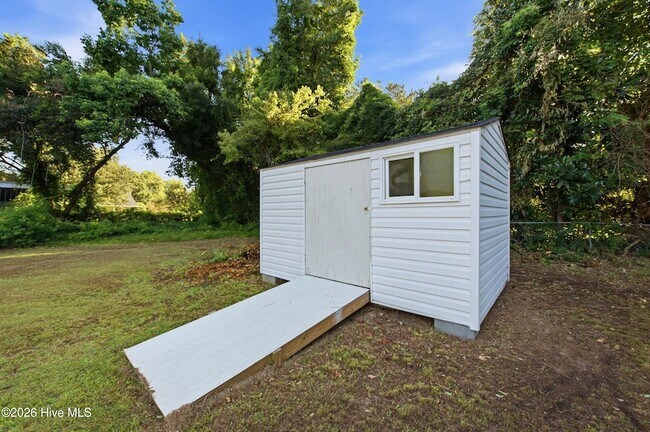 Building Photo - 130 Mohican Trail