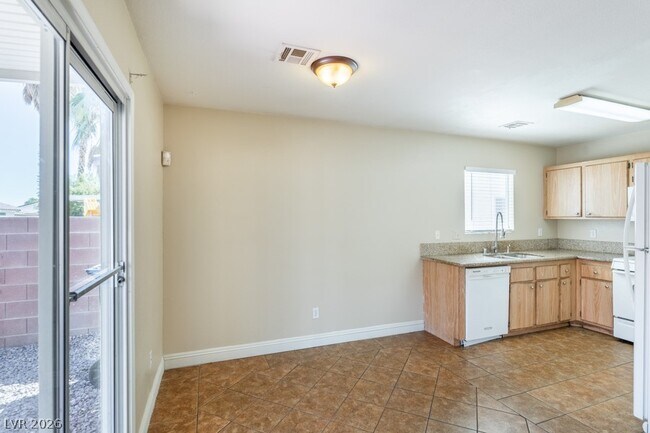 Building Photo - 3130 Meadow Flower Ave