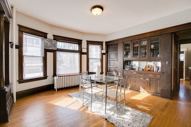 Building Photo - Griggs Duplex
