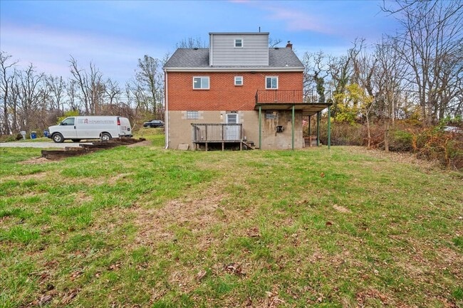 Building Photo - 1303 Cloverdale St