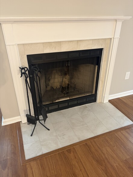 wood fireplace - 514 Cedar Hollow Dr