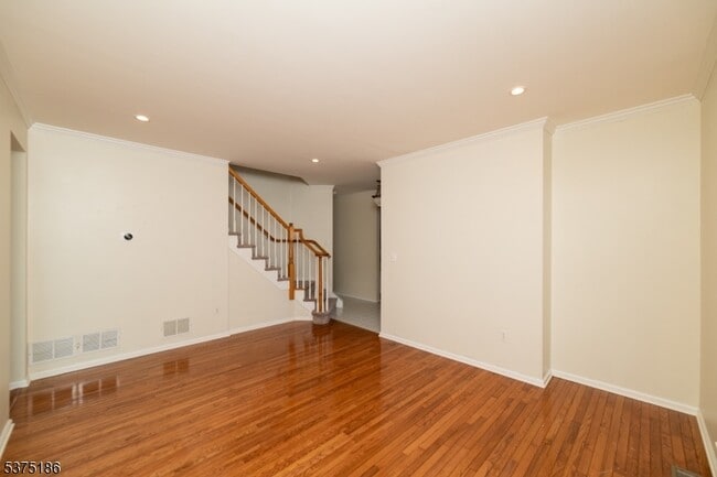 Building Photo - 5 Hansom Rd