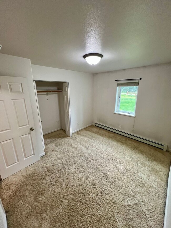 Building Photo - 3-Bedroom Home in North Pole / 2 Car Garag...