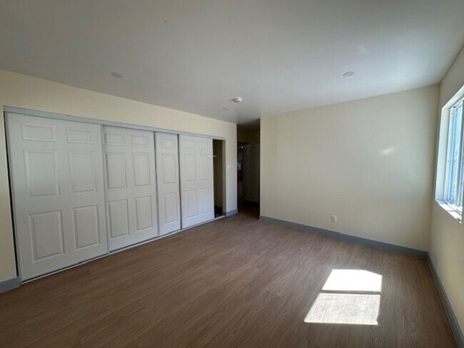 Building Photo - 7227 Forbes Ave