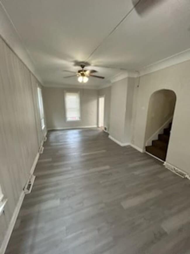 Building Photo - 3 Bed 1 Bath