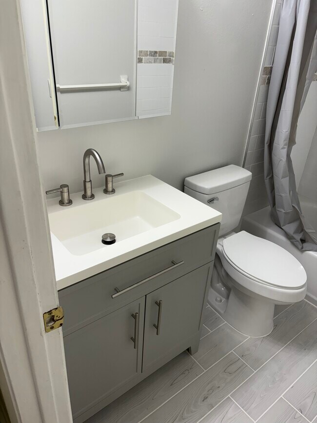 Building Photo - 3274 S Semoran Blvd