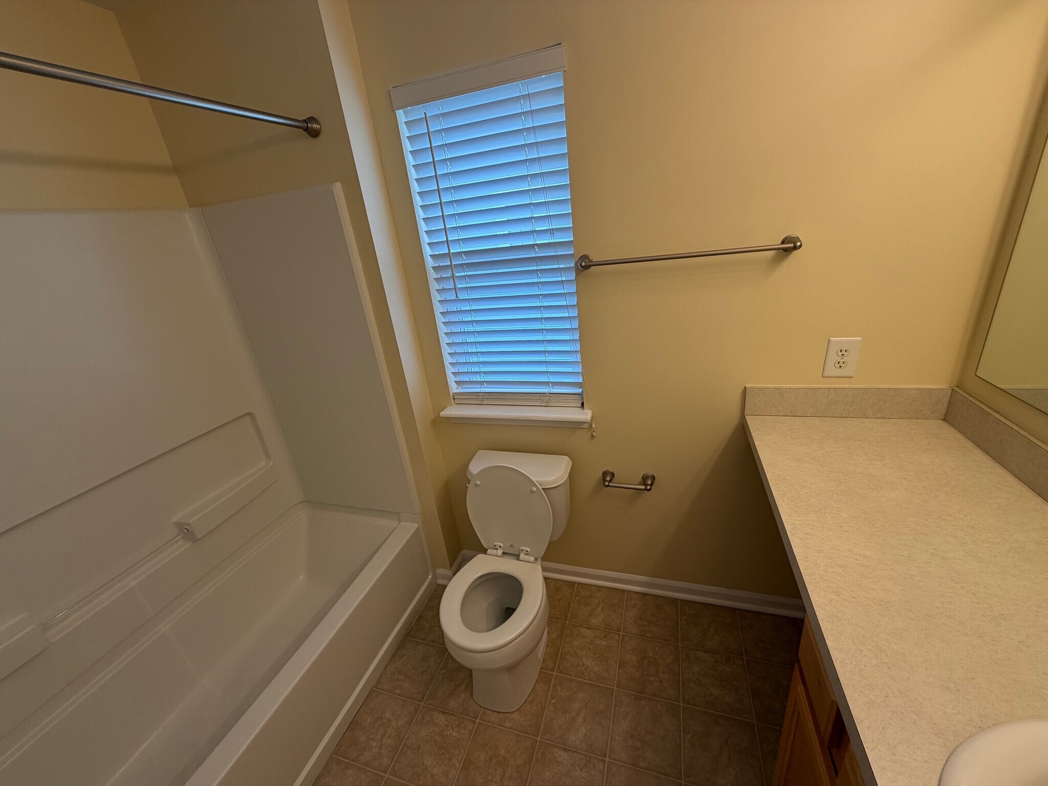 Building Photo - 2516 N College Ave