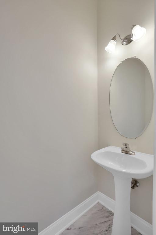 Building Photo - 111 Chevy Chase St