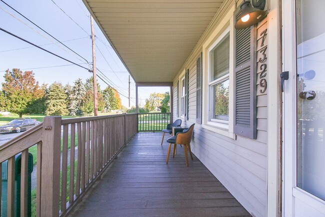 Building Photo - 3 bedroom 3 bathroom Single Family Home