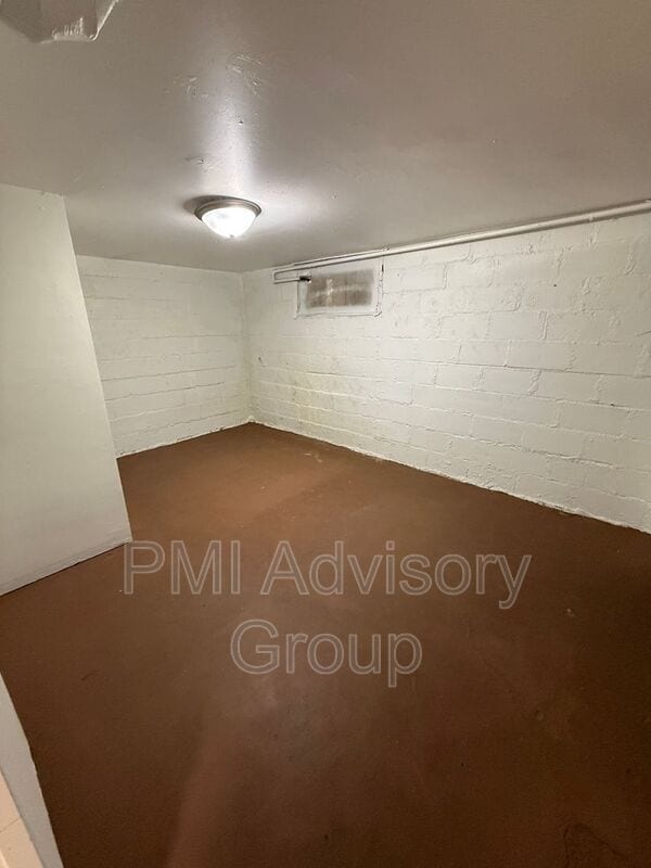 Building Photo - 1827 NW Tyler St