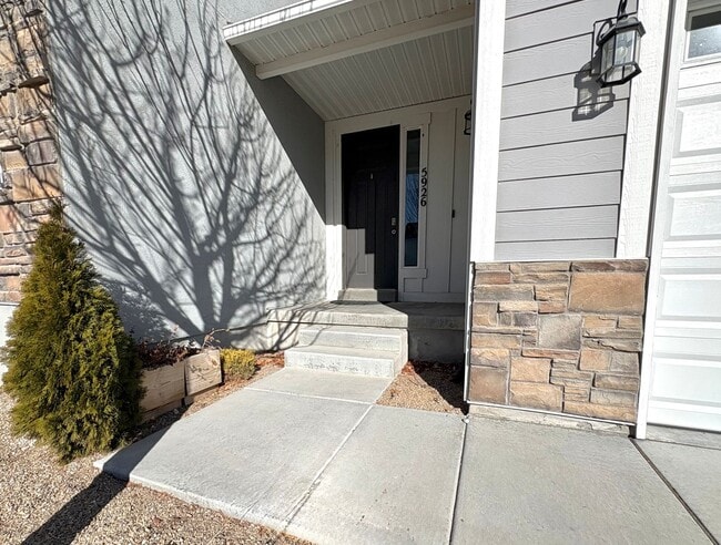 Building Photo - West Jordan 3-Bedroom Home - Clean, Cozy & Convenient