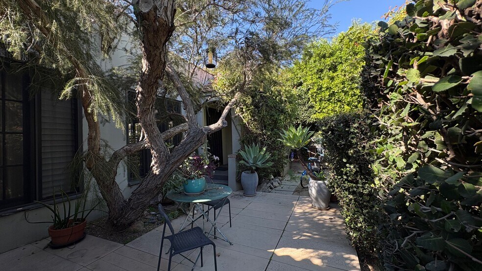 Building Photo - 851 N Ogden Dr