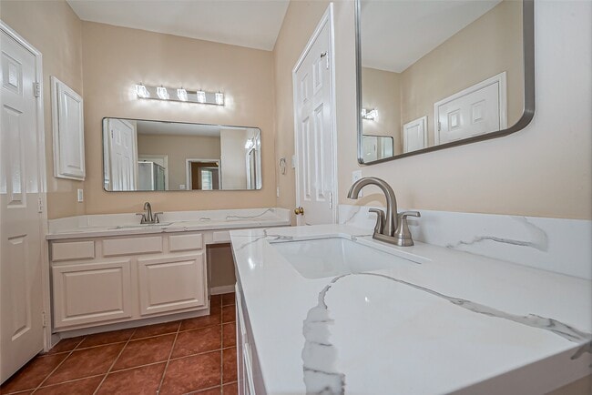 Building Photo - 11315 Sailwing Creek Ct