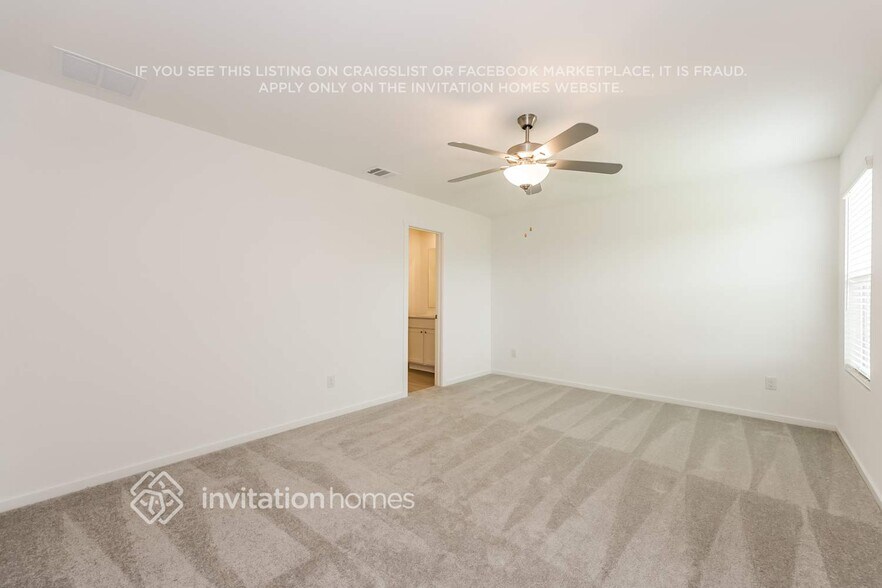 Building Photo - 2409 Fleming Dr