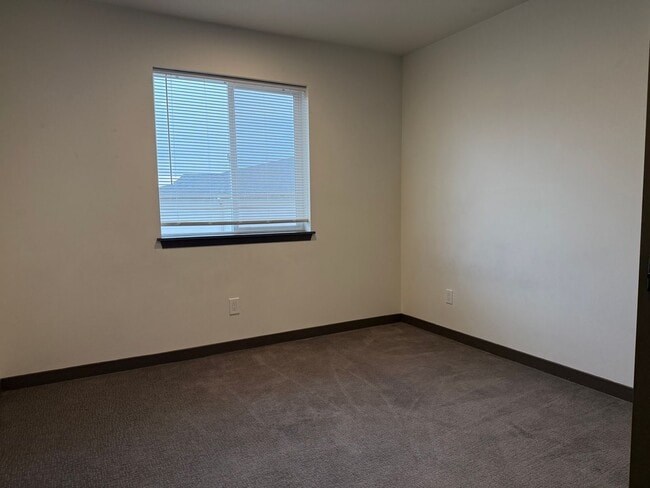 Building Photo - 209 N 76th Ave