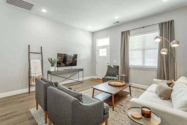 Building Photo - Brand New 4 Bedroom 3.5 Bath