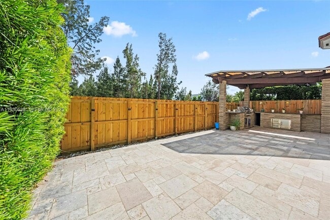 Building Photo - 6933 NW 104th Ct