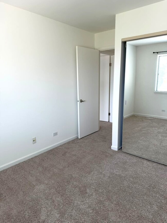 Building Photo - 327 Wildberry Ct