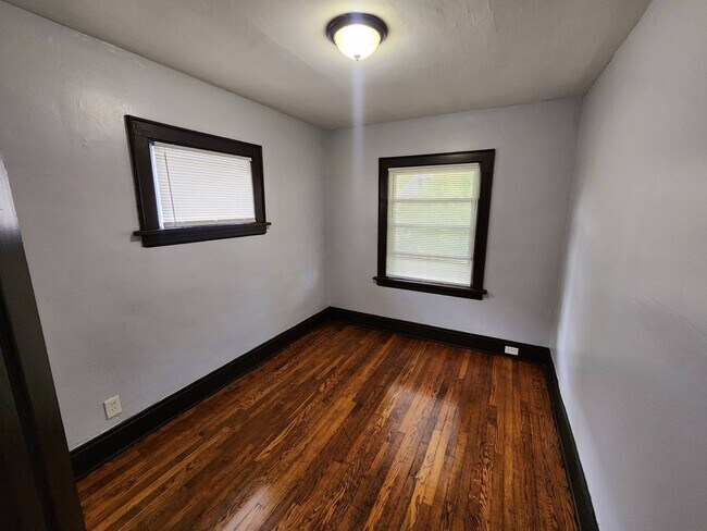 Building Photo - 12022 Griffing Ave
