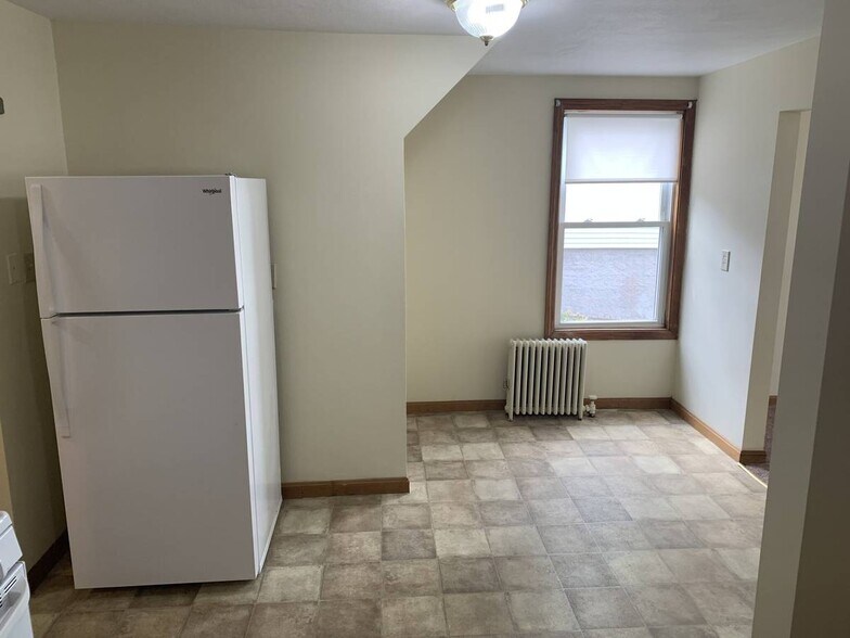 Building Photo - 96 Nichols Ave