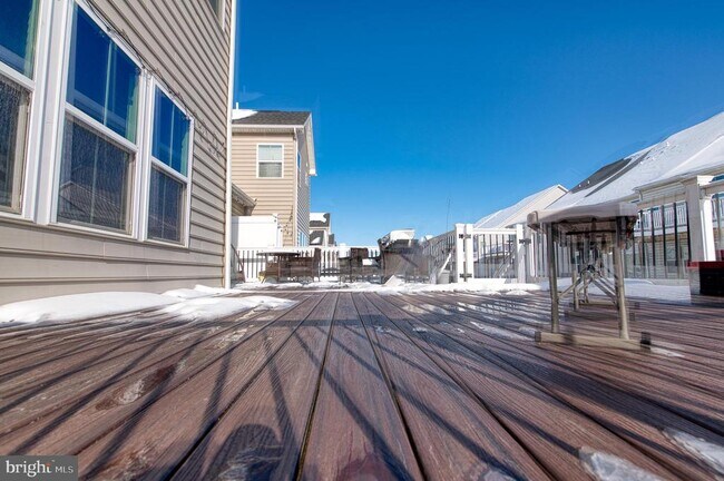 Building Photo - 315 Quarry Point Rd